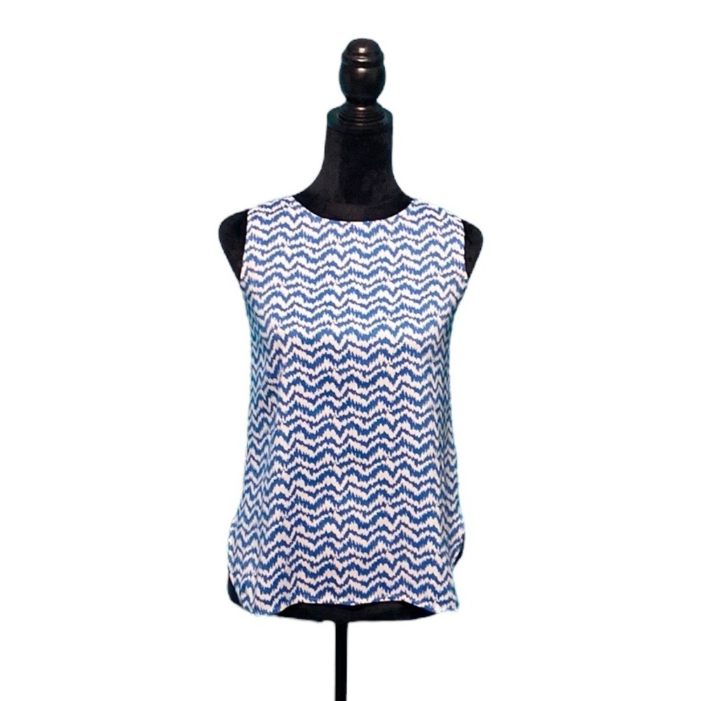 Ann Taylor Blue and White Chevron Sleeveless Top - Size 0 Petite
